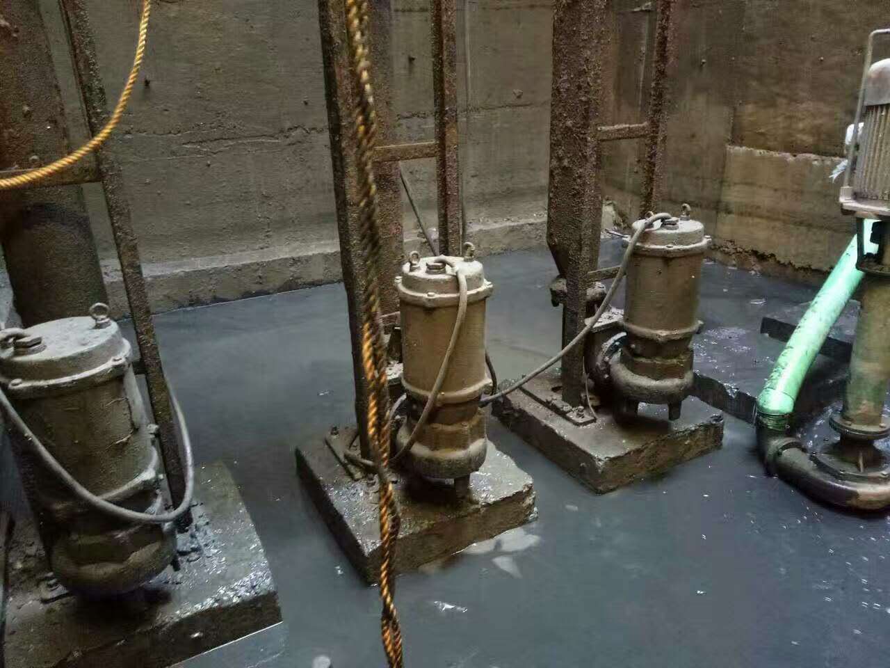 乐平污水池清理