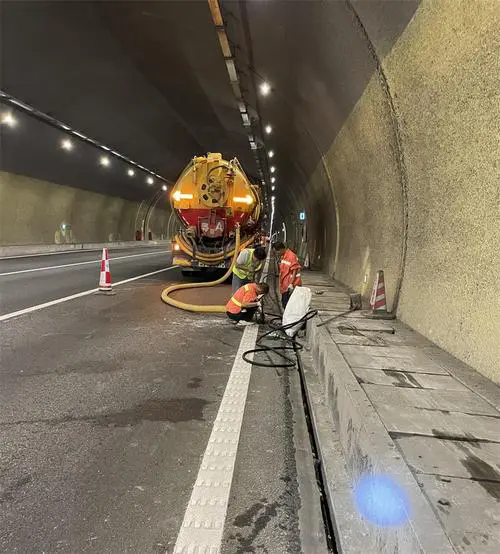 乐平隧道排水渠清淤